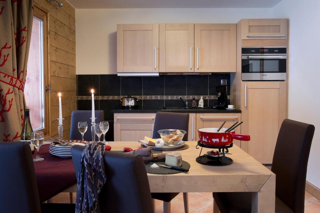 Cgh Residences & Spas Les Chalets D'Angele Шатель Номер фото